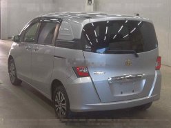 HONDA FREED SPIKE G JUST ION 2015