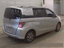 HONDA FREED SPIKE G JUST ION 2015