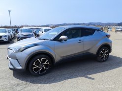 TOYOTA C-HR G-T 4WD 2016