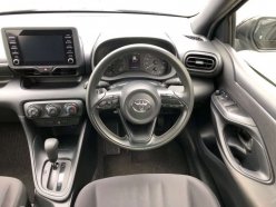 TOYOTA YARIS X 2020