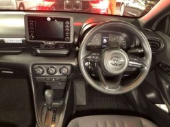 TOYOTA YARIS X 2020