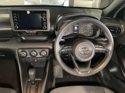 TOYOTA YARIS X 2020