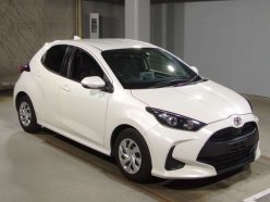 TOYOTA YARIS X 2020