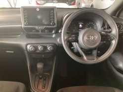 TOYOTA YARIS X 2020