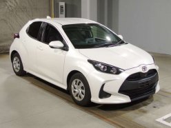 TOYOTA YARIS X 2020