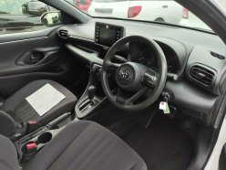 TOYOTA YARIS X 2020