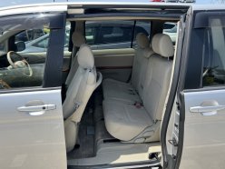 TOYOTA ISIS L_G Edition 2010