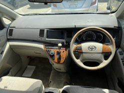 TOYOTA ISIS L_G Edition 2010