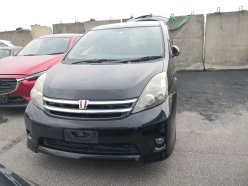 TOYOTA ISIS Platana Limited 2010