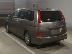 TOYOTA ISIS Platana Limited 2010