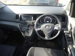 TOYOTA ISIS Platana Limited 2010