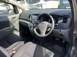 TOYOTA ISIS Platana Limited 2010