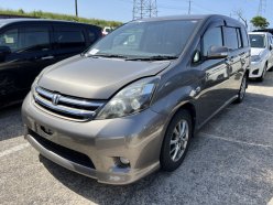 TOYOTA ISIS Platana Limited 2010