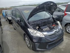 HONDA FREED G PREMIUM ED 2015