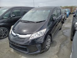 HONDA FREED G PREMIUM ED 2015