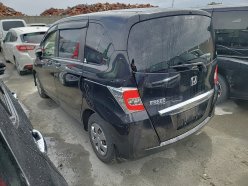 HONDA FREED G PREMIUM ED 2015