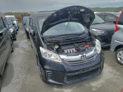 HONDA FREED G PREMIUM ED 2015