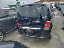 HONDA FREED G PREMIUM ED 2015