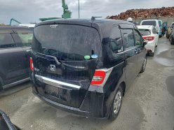 HONDA FREED G PREMIUM ED 2015