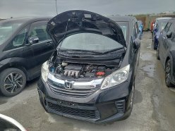 HONDA FREED G PREMIUM ED 2015
