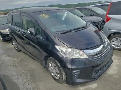 HONDA FREED G PREMIUM ED 2015