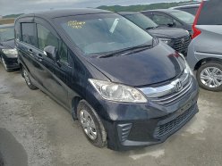 HONDA FREED G PREMIUM ED 2015
