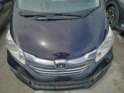 HONDA FREED G PREMIUM ED 2015