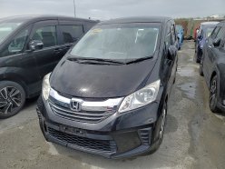HONDA FREED G PREMIUM ED 2015