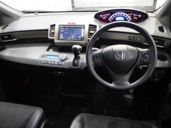 HONDA FREED SPIKE G Premium Edition 2015
