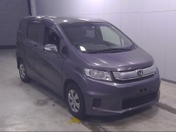 HONDA FREED SPIKE G Premium Edition 2015