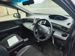 HONDA FREED SPIKE G Premium Edition 2015