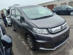 HONDA FREED SPIKE G Premium Edition 2015
