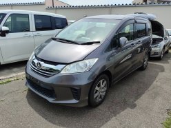 HONDA FREED G Premium Edition 7seats 2016