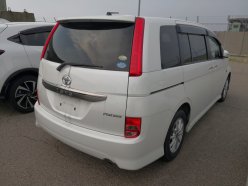 TOYOTA ISIS Platana Limited 2009