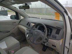 TOYOTA ISIS Platana Limited 2009
