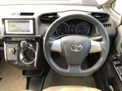 TOYOTA WISH 1.8G 2013