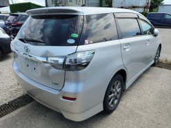 TOYOTA WISH 1.8G 2013