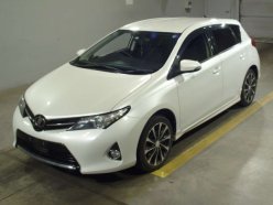 TOYOTA AURIS 150X S Package 4WD 2013