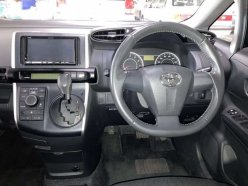 TOYOTA WISH 18X 2010