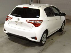 TOYOTA VITZ F 2019