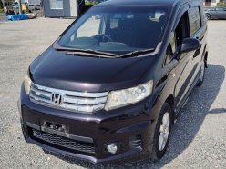 HONDA FREED SPIKE 4WD G Aero 2010