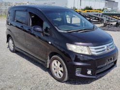 HONDA FREED SPIKE 4WD G Aero 2010