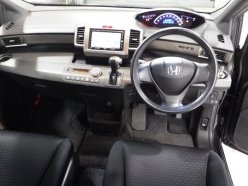 HONDA FREED SPIKE 4WD G Aero 2010