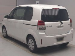 TOYOTA SPADE Х 2013