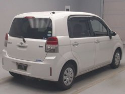 TOYOTA SPADE Х 2013