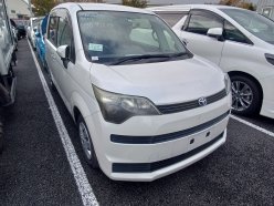 TOYOTA SPADE Х 2013