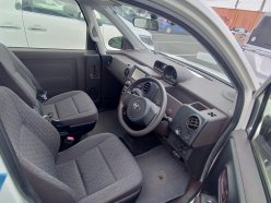 TOYOTA SPADE Х 2013