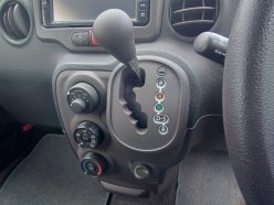 TOYOTA SPADE Х 2013