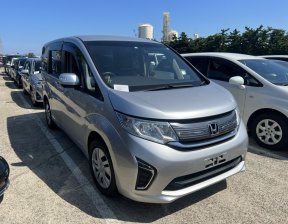 HONDA STEPWGN 4 WD 7-SEATERS 2015