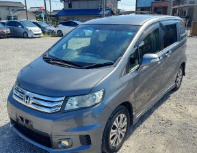 HONDA FREED SPIKE G Aero 2012